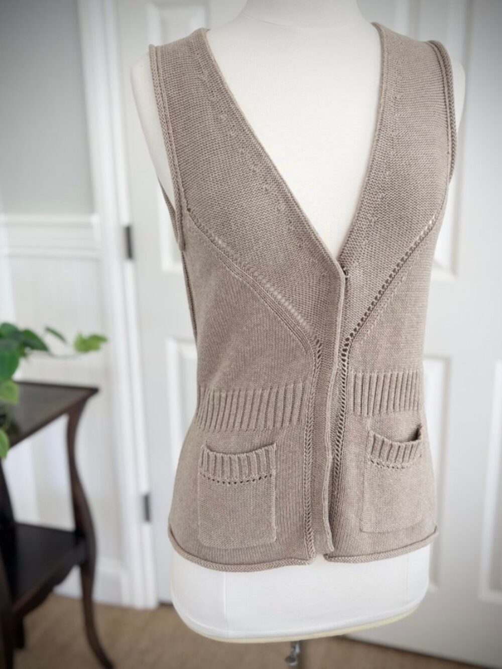 Banana Republic Taupe Knit Snap Front Vest, XS